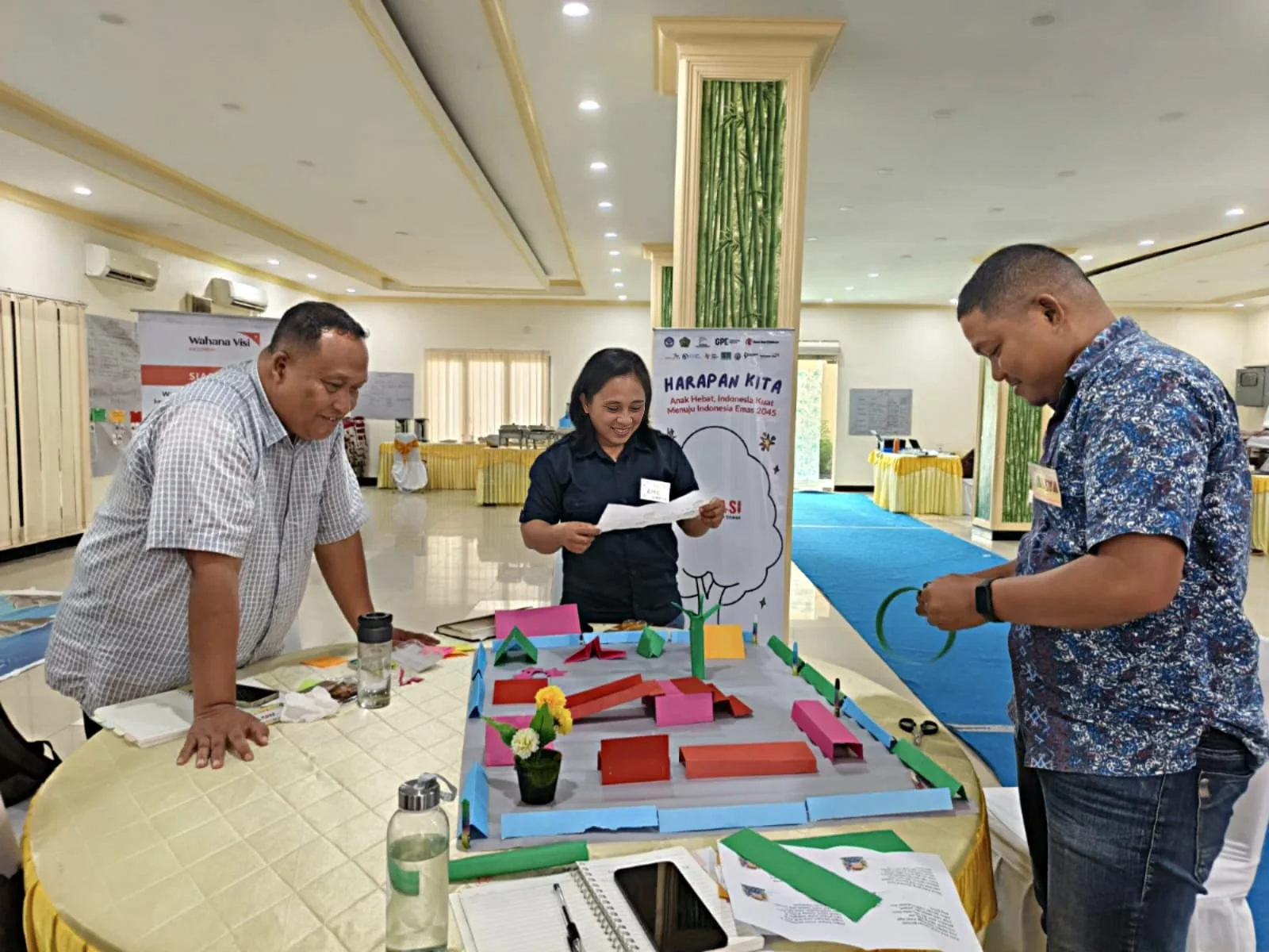 Pendidik Indonesia membuat model sekolah aman anak dalam lokakarya kolaboratif